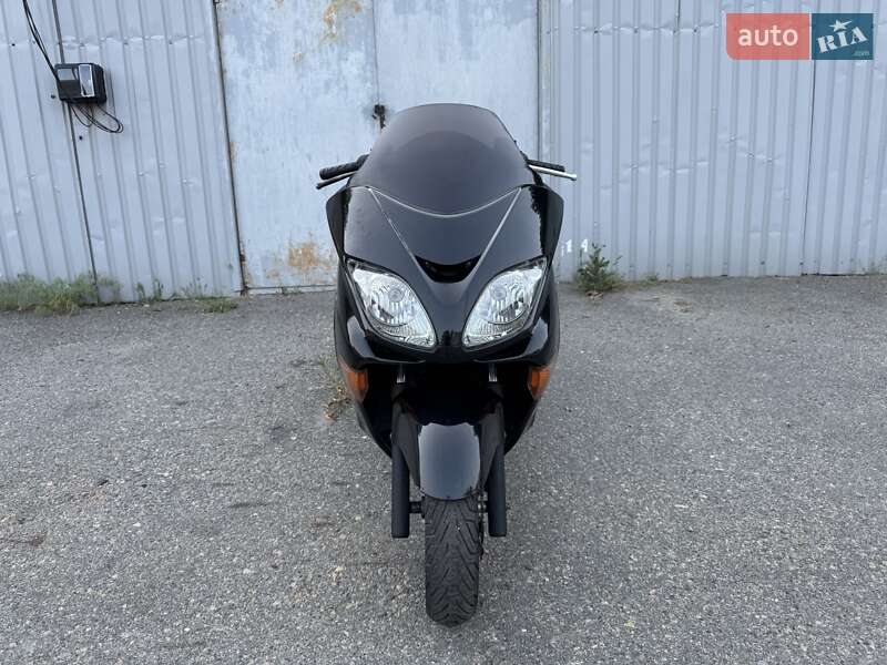Макси-скутер Honda Forza 250 2006 в Днепре