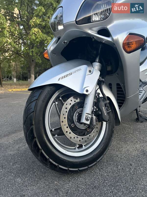 Максі-скутер Honda Forza 250 2003 в Миколаєві