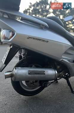 Макси-скутер Honda Forza 250 2003 в 