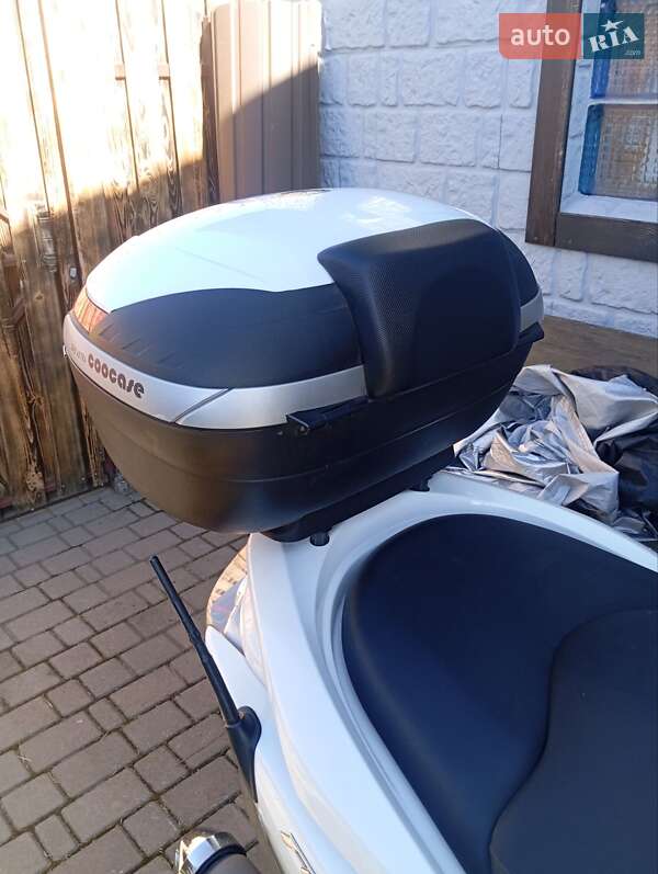 Макси-скутер Honda Forza 250 2011 в Броварах