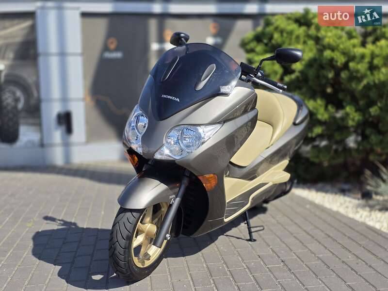 Макси-скутер Honda Forza 250 2008 в Черкассах фото 3 Макси-скутер Honda Forza 250 2008 в Черкассах