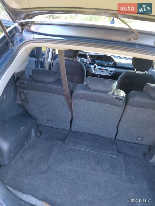 Микровэн Honda FR-V 2005 в Сарнах фото 8 Микровэн Honda FR-V 2005 в Сарнах