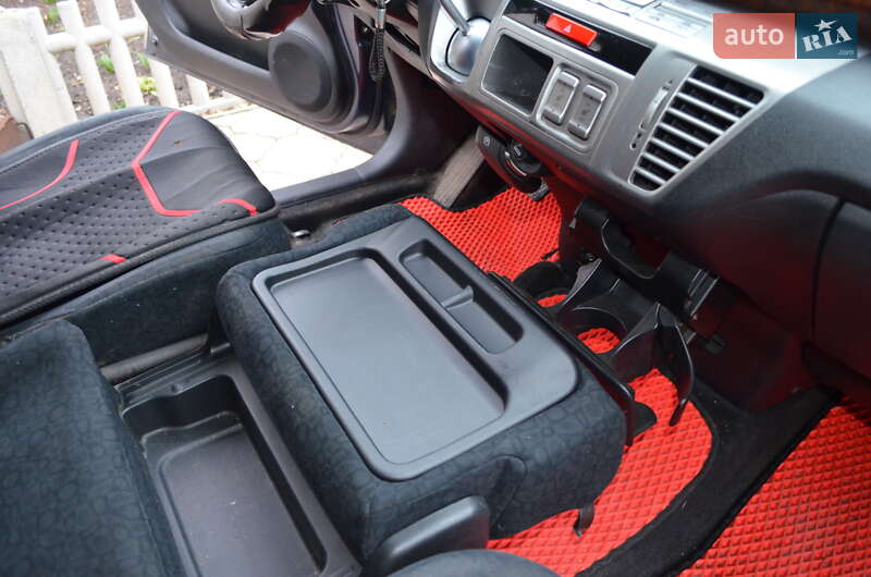 Микровэн Honda FR-V 2006 в Чернигове