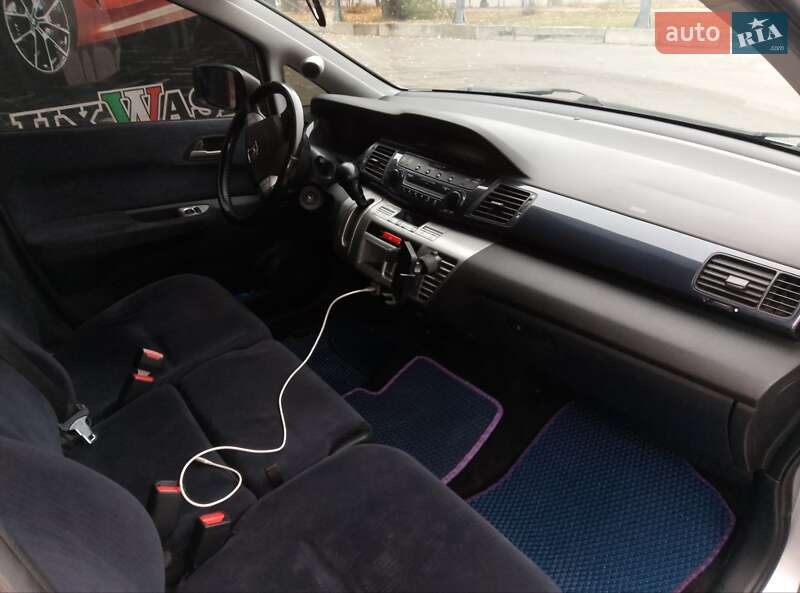 Микровэн Honda FR-V 2008 в Коростене