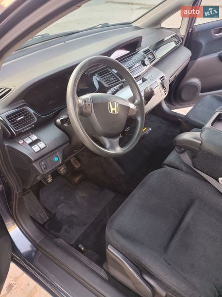 Микровэн Honda FR-V 2006 в Каменец-Подольском