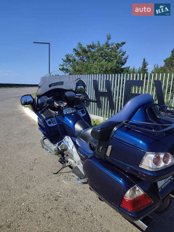 Мотоцикл Круізер Honda GL 1800 Gold Wing Tour 2006 в Остер фото 4 Мотоцикл Круізер Honda GL 1800 Gold Wing Tour 2006 в Остер