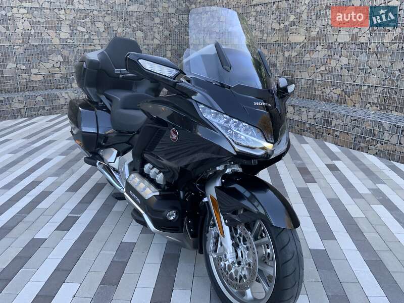 Мотоцикл Круизер Honda GL 1800 Gold Wing Tour 2021 в Ужгороде фото 8 Мотоцикл Круизер Honda GL 1800 Gold Wing Tour 2021 в Ужгороде