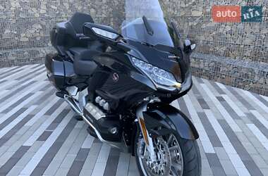 Мотоцикл Круизер Honda GL 1800 Gold Wing Tour 2021 в  фото 8 Мотоцикл Круизер Honda GL 1800 Gold Wing Tour 2021 в