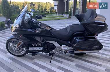 Мотоцикл Круизер Honda GL 1800 Gold Wing Tour 2021 в  фото 13 Мотоцикл Круизер Honda GL 1800 Gold Wing Tour 2021 в