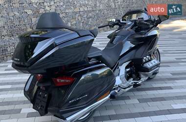 Мотоцикл Круизер Honda GL 1800 Gold Wing Tour 2021 в  фото 18 Мотоцикл Круизер Honda GL 1800 Gold Wing Tour 2021 в