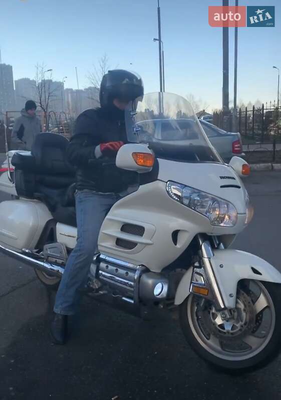 Мотоцикл Круизер Honda GL 1800 Gold Wing 2002 в 