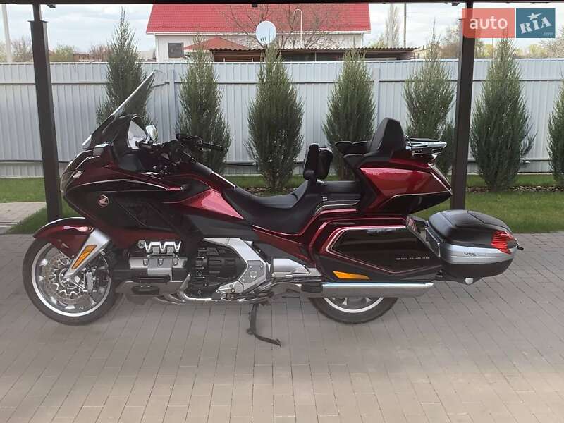 Мотоцикл Спорт-туризм Honda GL 1800 Gold Wing 2018 в 