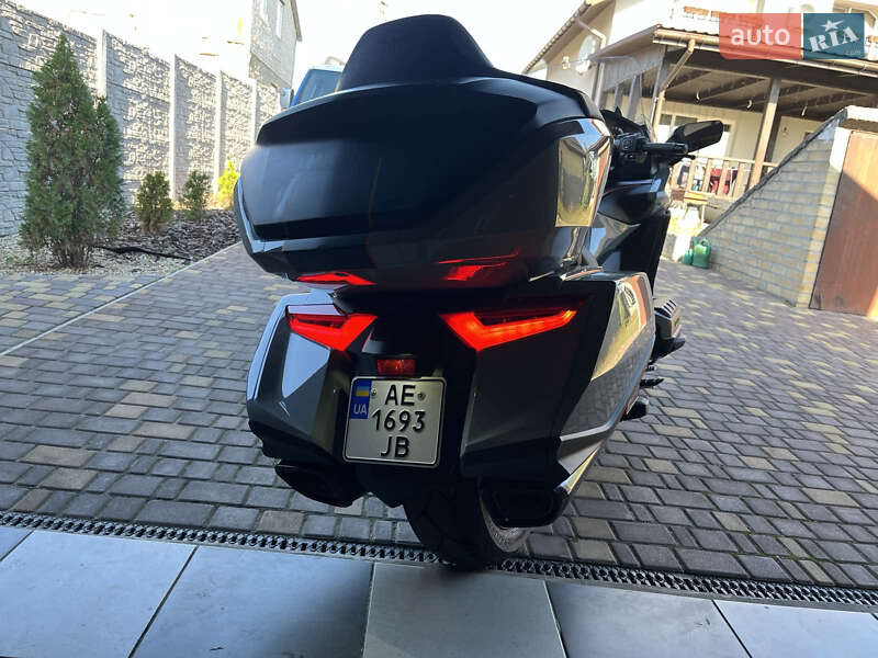 Мотоцикл Круизер Honda GL 1800 Gold Wing 2021 в Днепре фото 12 Мотоцикл Круизер Honda GL 1800 Gold Wing 2021 в Днепре