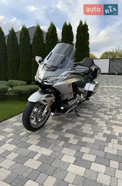 Мотоцикл Туризм Honda GL 1800 Gold Wing 2023 в 