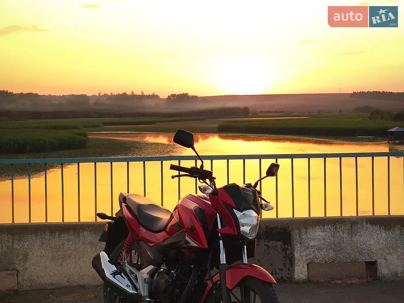 Honda GLR 125 2016