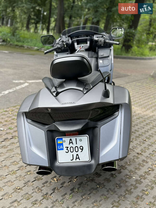 Мотоцикл Круизер Honda Gold Wing F6B 2013 в Киеве фото 4 Мотоцикл Круизер Honda Gold Wing F6B 2013 в Киеве