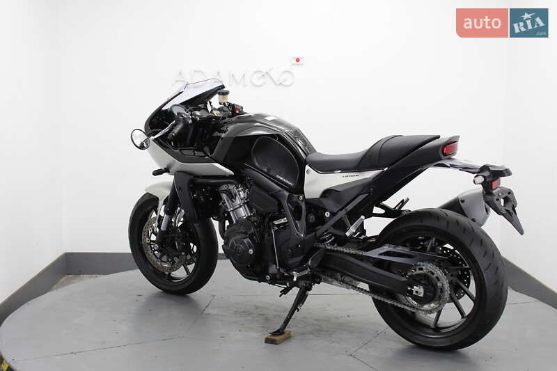 Кафе рейсер Honda Hawk 11 2023 в Гнивани