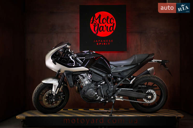 Honda Hawk 11 2023
