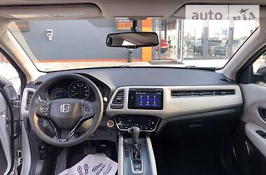 Позашляховик / Кросовер Honda HR-V 2016 в 