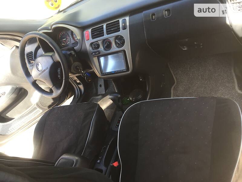 Внедорожник / Кроссовер Honda HR-V 2005 в Сокирянах