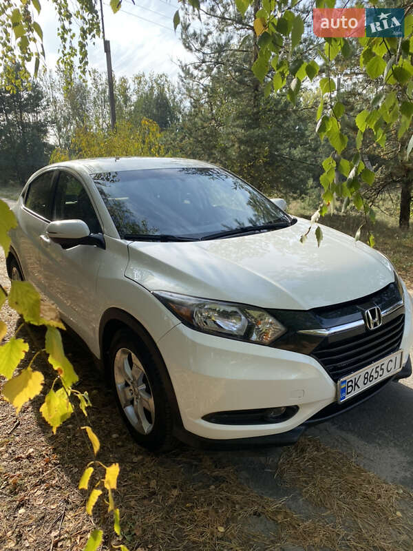 Позашляховик / Кросовер Honda HR-V 2015 в Вараші