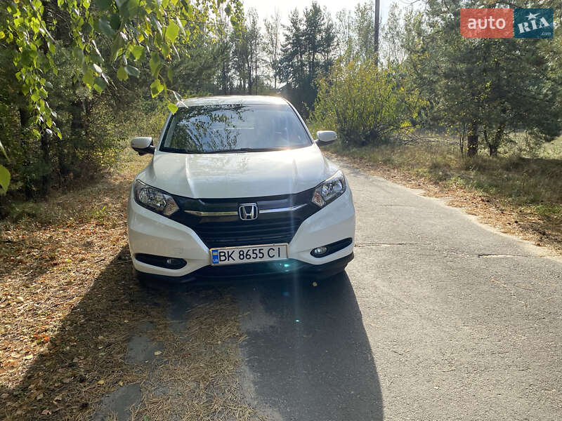 Позашляховик / Кросовер Honda HR-V 2015 в Вараші