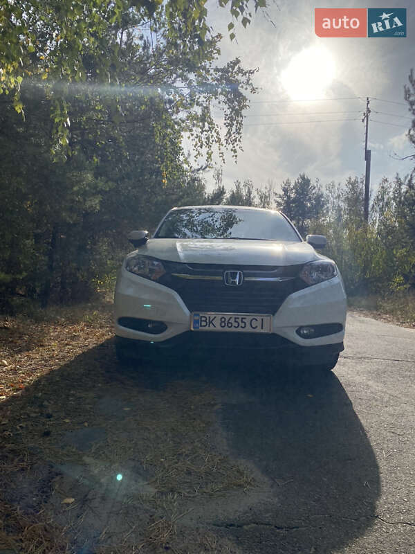 Позашляховик / Кросовер Honda HR-V 2015 в Вараші