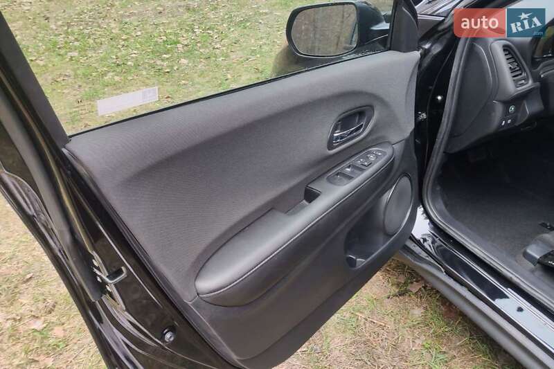 Внедорожник / Кроссовер Honda HR-V 2019 в Киеве