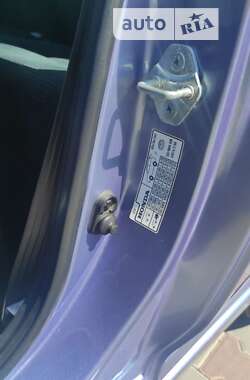 Внедорожник / Кроссовер Honda HR-V 2002 в 
