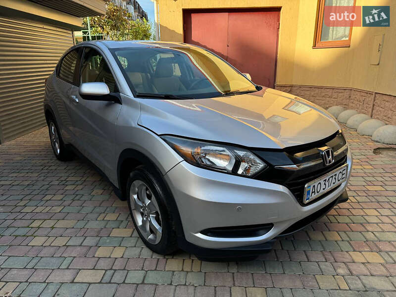 Внедорожник / Кроссовер Honda HR-V 2016 в Ужгороде