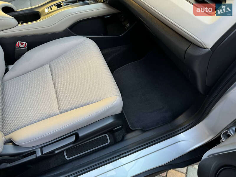 Внедорожник / Кроссовер Honda HR-V 2016 в Ужгороде
