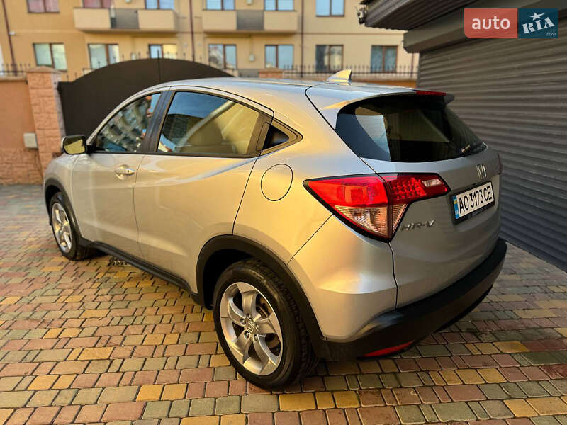 Внедорожник / Кроссовер Honda HR-V 2016 в Ужгороде