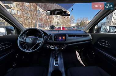 Позашляховик / Кросовер Honda HR-V 2017 в 