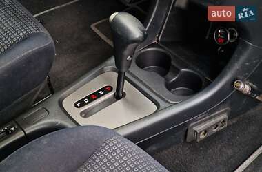 Позашляховик / Кросовер Honda HR-V 2005 в 