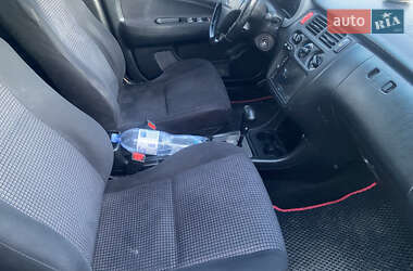 Внедорожник / Кроссовер Honda HR-V 2005 в 