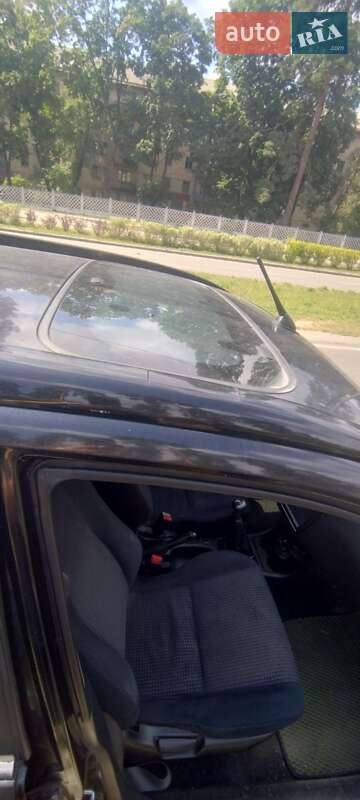 Позашляховик / Кросовер Honda HR-V 2002 в Києві фото 4 Позашляховик / Кросовер Honda HR-V 2002 в Києві