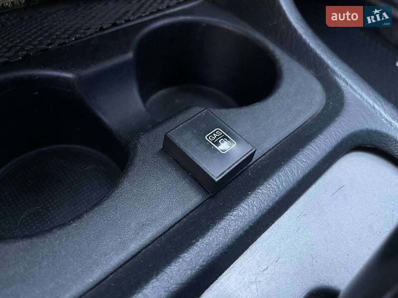 Внедорожник / Кроссовер Honda HR-V 2004 в Николаеве