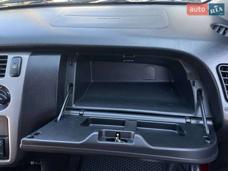 Внедорожник / Кроссовер Honda HR-V 2004 в Николаеве