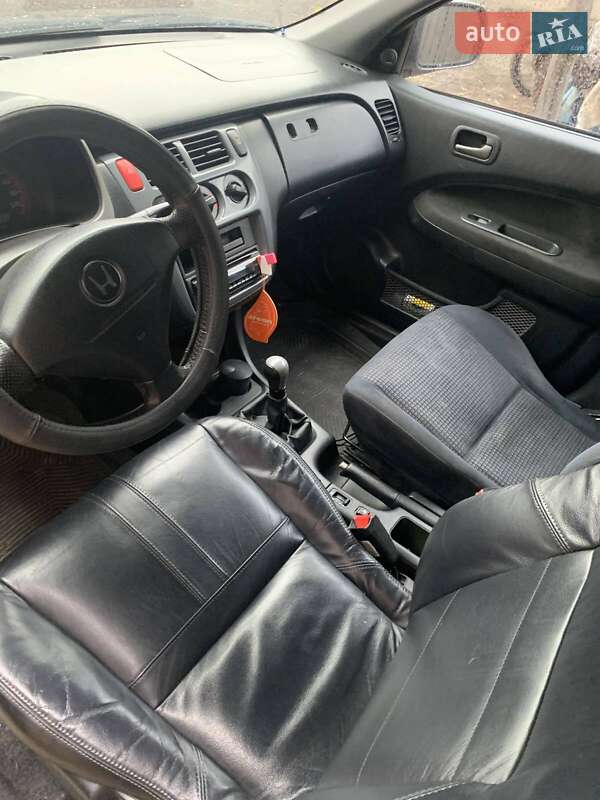 Внедорожник / Кроссовер Honda HR-V 2004 в Клесовом