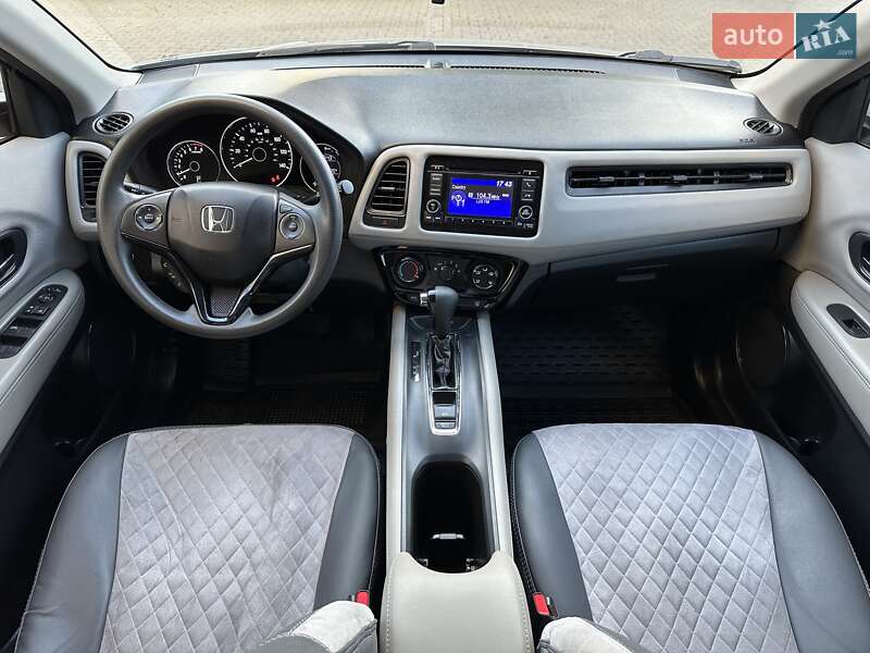 Внедорожник / Кроссовер Honda HR-V 2016 в Одессе