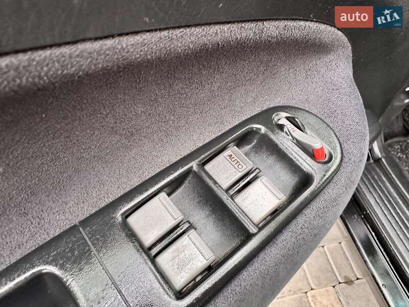 Позашляховик / Кросовер Honda HR-V 2005 в Одесі фото 33 Позашляховик / Кросовер Honda HR-V 2005 в Одесі