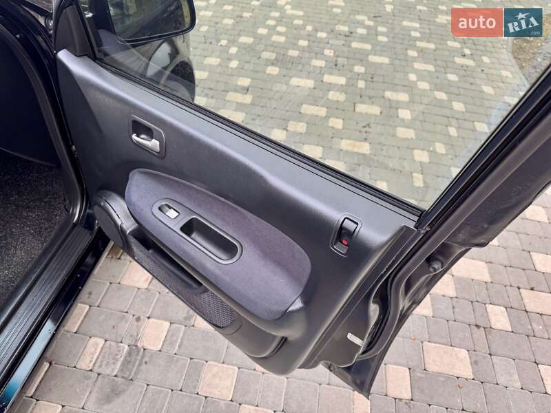 Позашляховик / Кросовер Honda HR-V 2005 в Одесі фото 44 Позашляховик / Кросовер Honda HR-V 2005 в Одесі