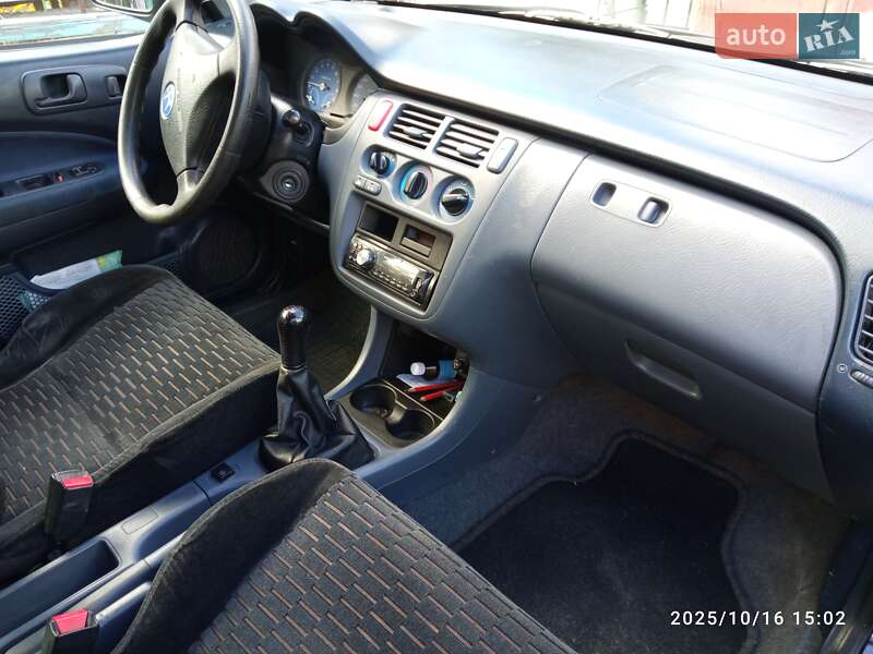 Внедорожник / Кроссовер Honda HR-V 1999 в Ладыжине