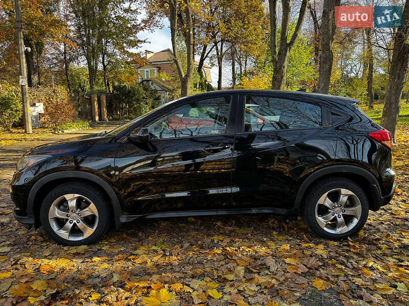 Внедорожник / Кроссовер Honda HR-V 2018 в Киеве