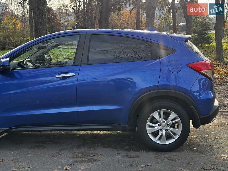 Внедорожник / Кроссовер Honda HR-V 2018 в Киеве
