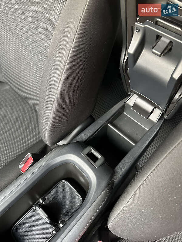 Позашляховик / Кросовер Honda HR-V 2016 в Миколаєві фото 31 Позашляховик / Кросовер Honda HR-V 2016 в Миколаєві