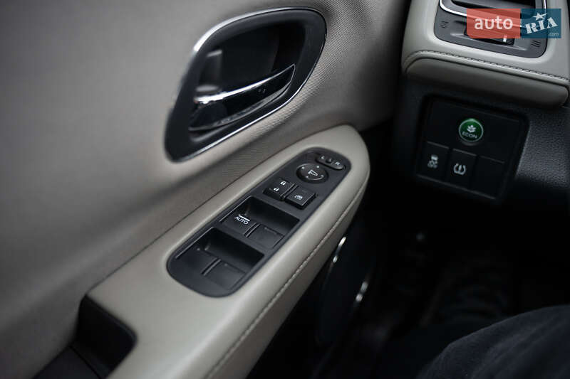 Внедорожник / Кроссовер Honda HR-V 2015 в Киеве