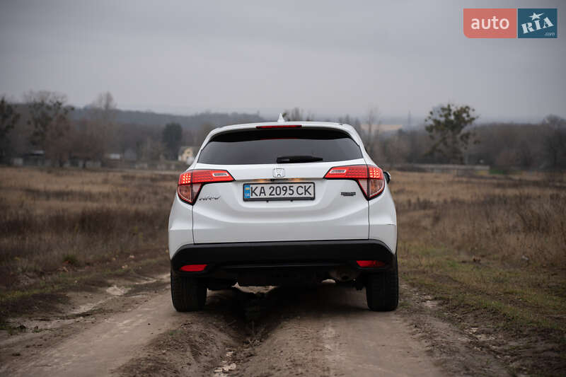 Внедорожник / Кроссовер Honda HR-V 2015 в Киеве