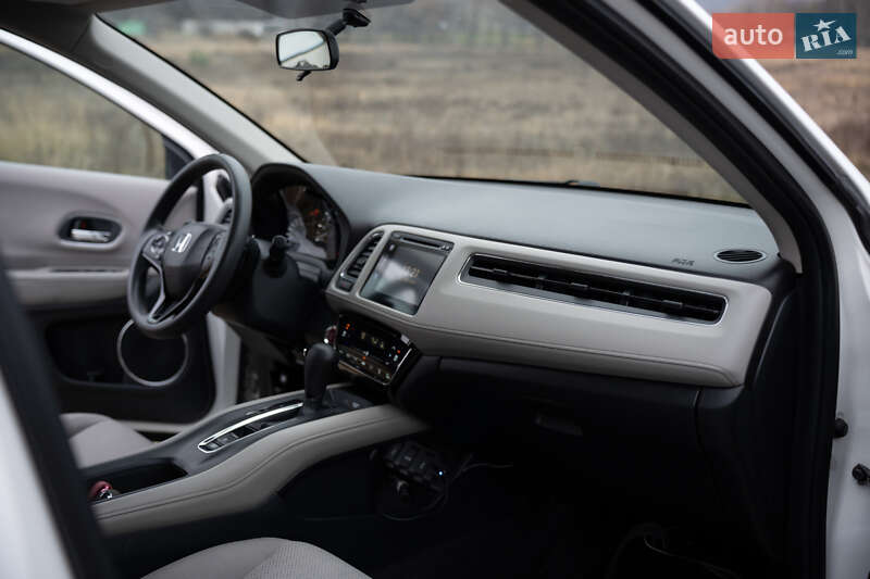 Внедорожник / Кроссовер Honda HR-V 2015 в Киеве