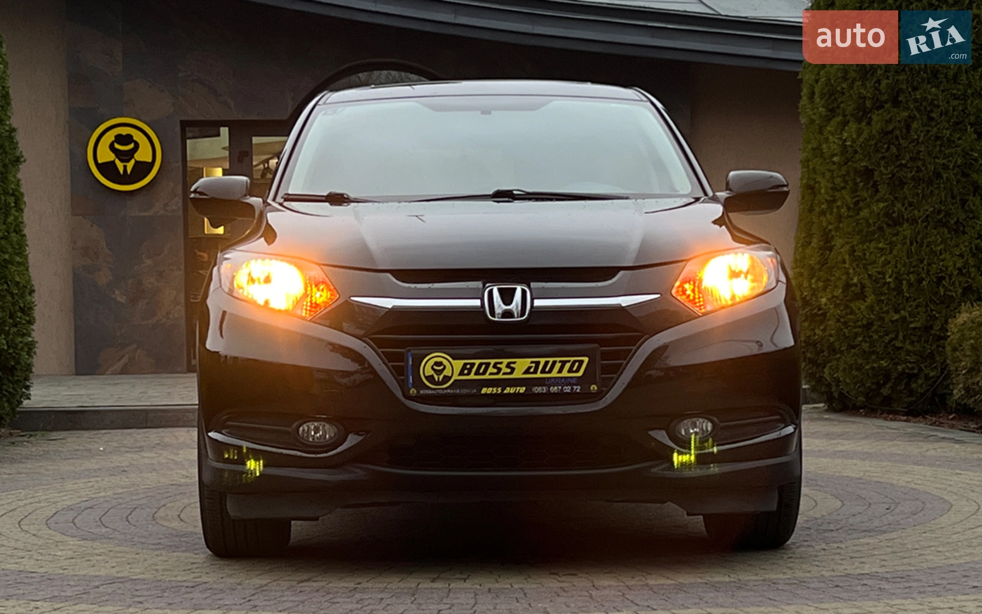 Honda HR-V 2017 VIN 3CZRU6H55HM711811 фото оголошення 2 з 5
